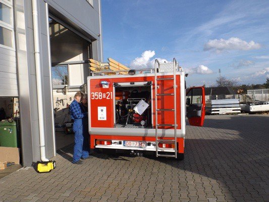 nowy-samochod-ratowniczogasniczy-dla-osp-w-siedlecinie-foto-54500
