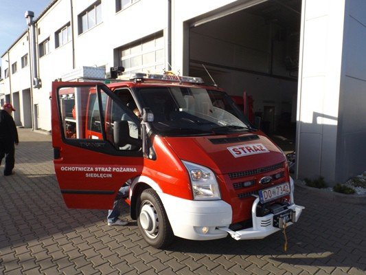 nowy-samochod-ratowniczogasniczy-dla-osp-w-siedlecinie-foto-54500