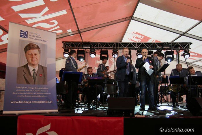 podniosle-i-radosnie-podczas-swieta-niepodlegosci-pod-ratuszem-foto-54687