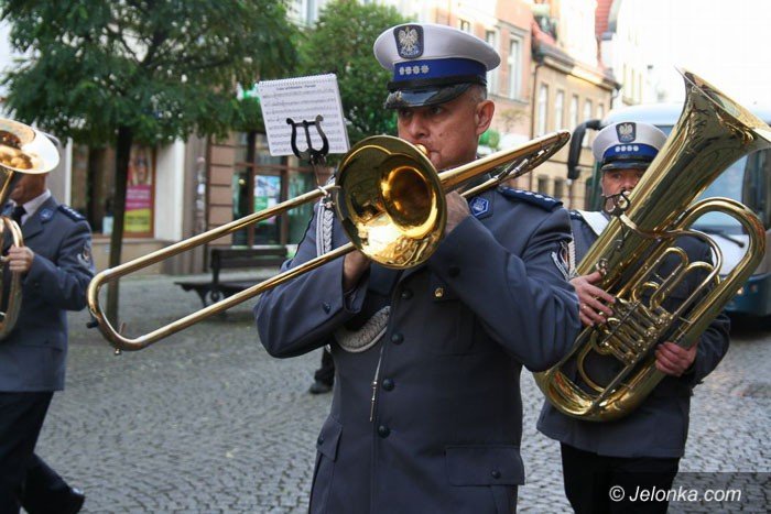 podniosle-i-radosnie-podczas-swieta-niepodlegosci-pod-ratuszem-foto-54687
