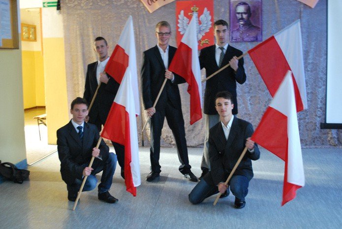 patriotycznie-w-jeleniogorskim-elektroniku-foto-54721