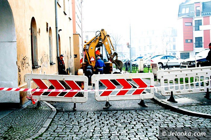 rozszczelnienie-sieci-gazowej-na-placu-ratuszowym-foto-54756