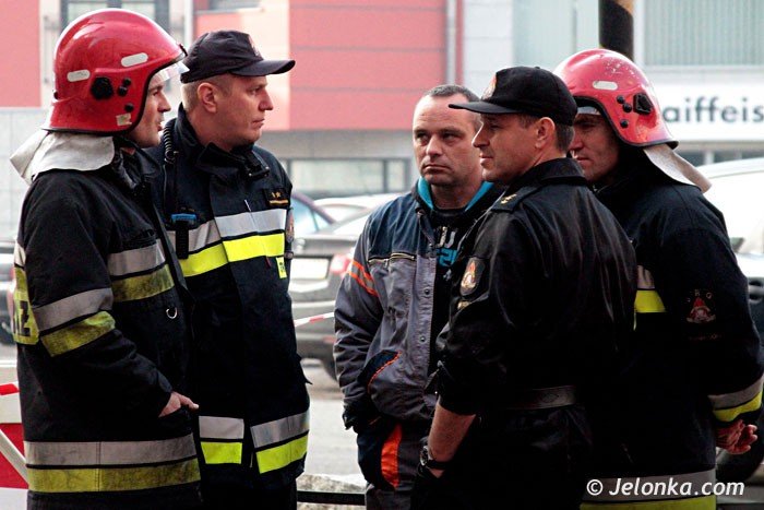 rozszczelnienie-sieci-gazowej-na-placu-ratuszowym-foto-54756