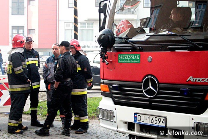 rozszczelnienie-sieci-gazowej-na-placu-ratuszowym-foto-54756