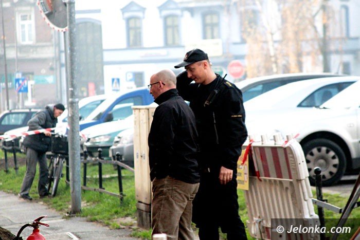rozszczelnienie-sieci-gazowej-na-placu-ratuszowym-foto-54756
