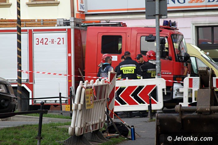 rozszczelnienie-sieci-gazowej-na-placu-ratuszowym-foto-54756