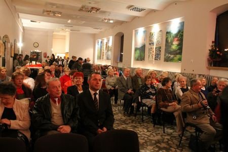 niepodlegosciowa-wieczornica-w-poku-foto-54759