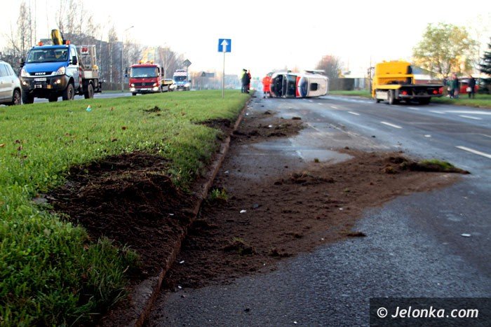 zderzenie-karetki-pogotowia-z-fiatem-126-p-foto-video-54953