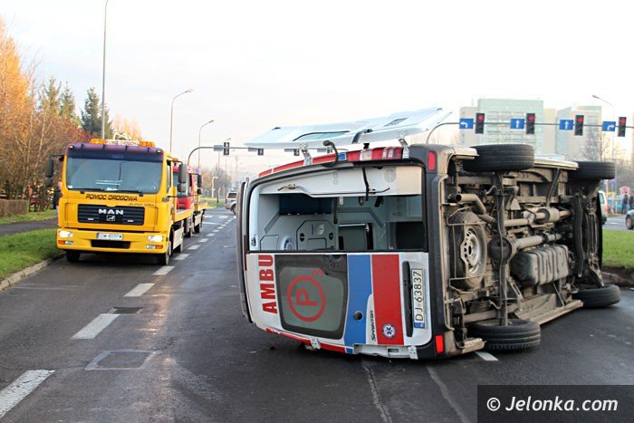 zderzenie-karetki-pogotowia-z-fiatem-126-p-foto-video-54953
