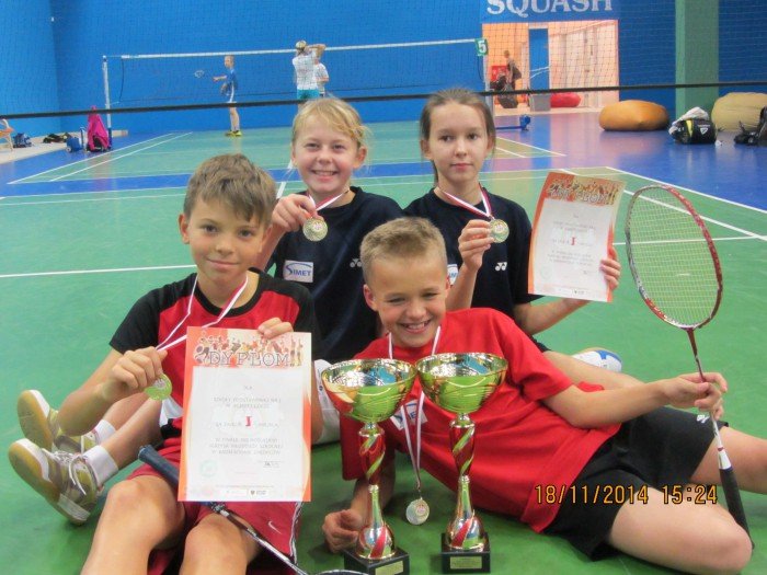 jeleniogorska-trojka-mistrzem-dolnego-slaska-w-badmintonie-foto-54974