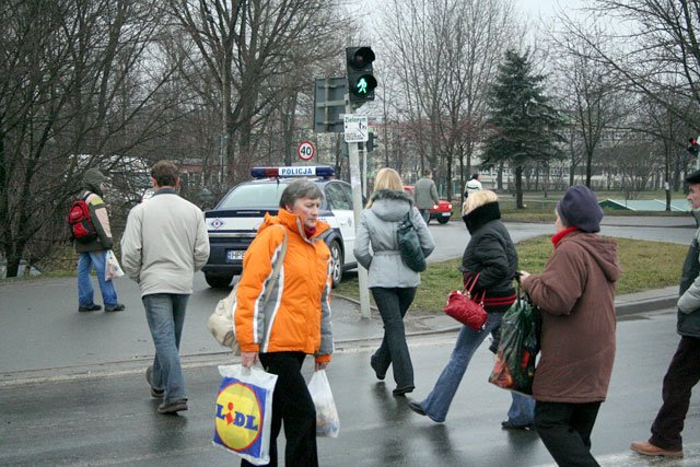 – Przechodź tylko na zielonym – o tym policjanci będą przypominać częściej.