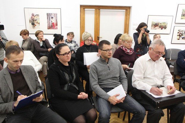 sejmik-pacjencki-o-tym-jak-leczyc-suzbe-zdrowia-foto-55016