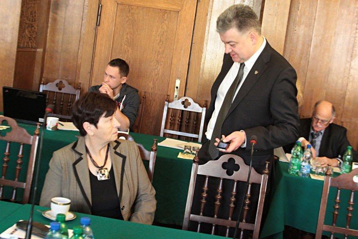 po-drugim-gosowaniu-l-wrotniewski-szefem-rady-foto-video-55118