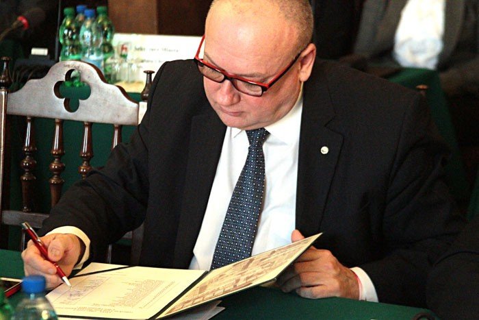 po-drugim-gosowaniu-l-wrotniewski-szefem-rady-foto-video-55118