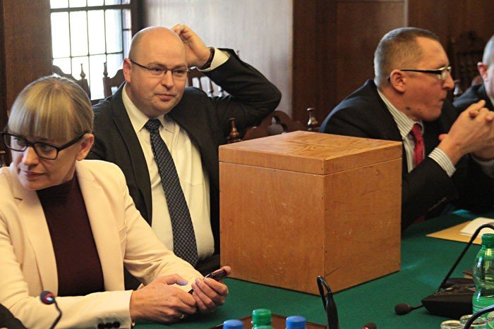po-drugim-gosowaniu-l-wrotniewski-szefem-rady-foto-video-55118