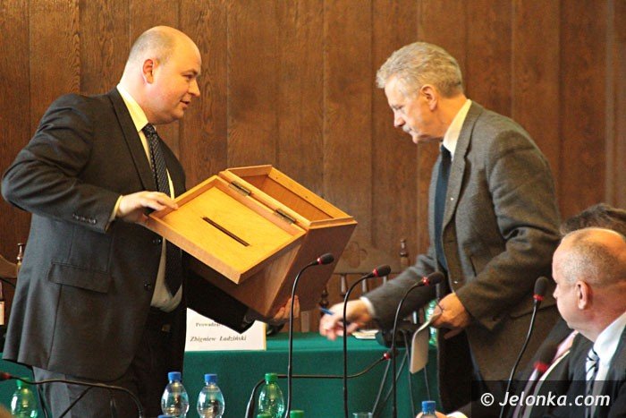 po-drugim-gosowaniu-l-wrotniewski-szefem-rady-foto-video-55118