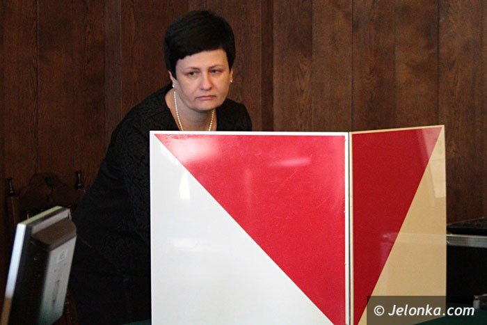 po-drugim-gosowaniu-l-wrotniewski-szefem-rady-foto-video-55118