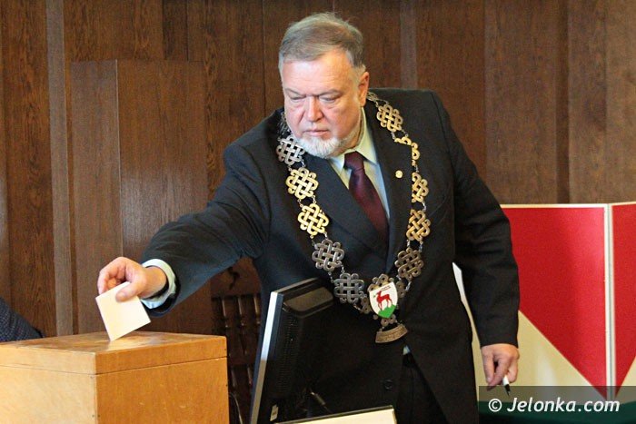 po-drugim-gosowaniu-l-wrotniewski-szefem-rady-foto-video-55118