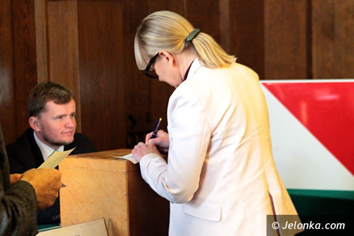 po-drugim-gosowaniu-l-wrotniewski-szefem-rady-foto-video-55118