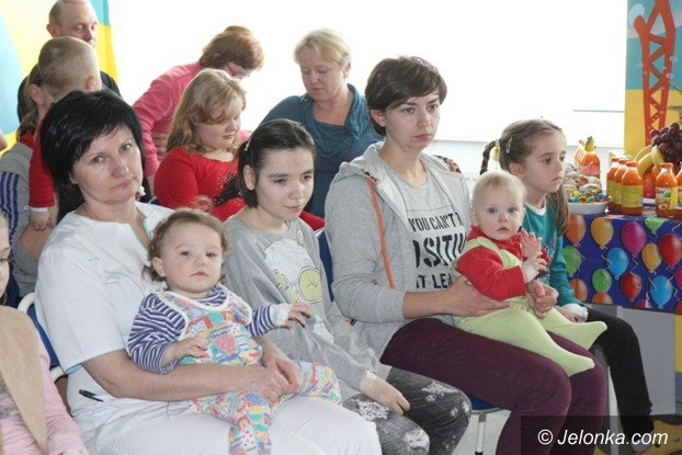 swiety-mikoaj-odwiedzi-dzieci-w-jeleniogorskim-szpitalu-foto-55134