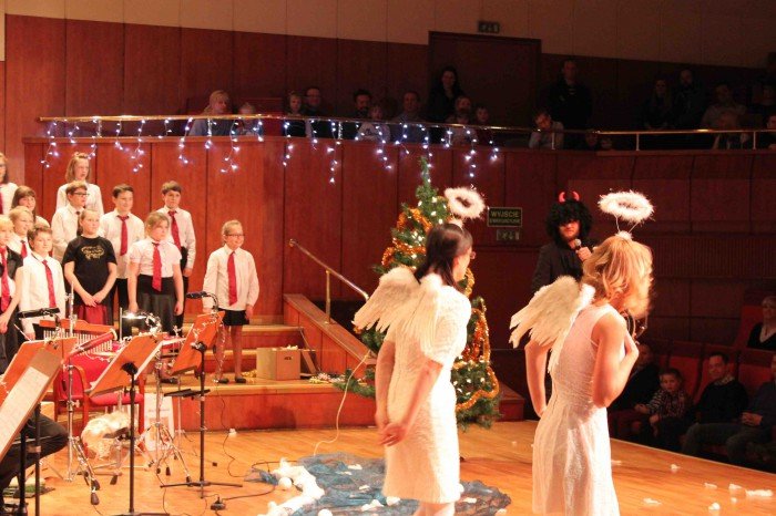 nie-miay-anioki-choinki-na-swieta-koncert-w-filharmonii-foto-55188