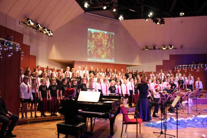 nie-miay-anioki-choinki-na-swieta-koncert-w-filharmonii-foto-55188
