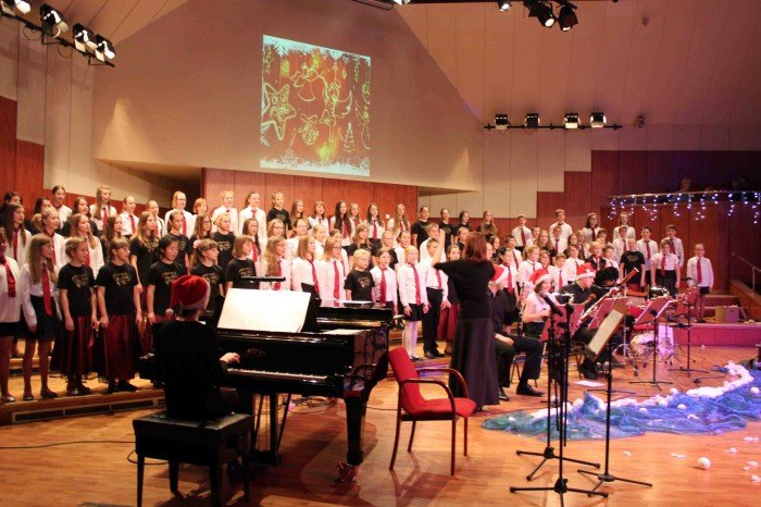 nie-miay-anioki-choinki-na-swieta-koncert-w-filharmonii-foto-55188