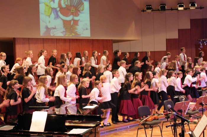 nie-miay-anioki-choinki-na-swieta-koncert-w-filharmonii-foto-55188