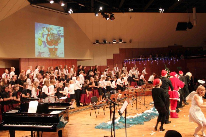 nie-miay-anioki-choinki-na-swieta-koncert-w-filharmonii-foto-55188