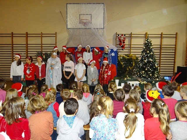 przedszkolaki-z-sobieszowa-zasuzyy-na-prezenty-foto-55189