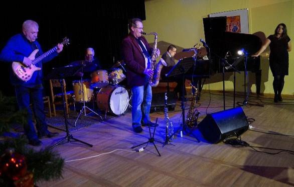 otwarta-grupa-swingujaca-zaczarowaa-publicznosc-w-odk-foto-55250