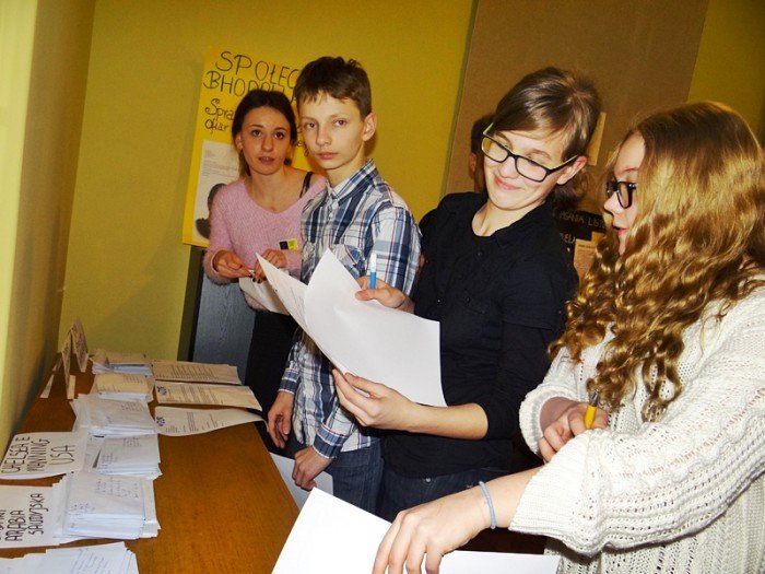 licealisci-pisza-listy-w-obronie-praw-czowieka-foto-55257