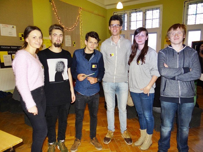 licealisci-pisza-listy-w-obronie-praw-czowieka-foto-55257