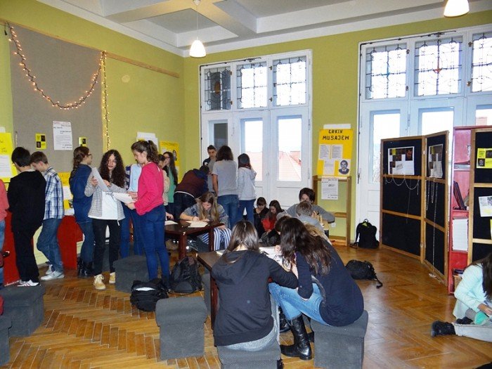 licealisci-pisza-listy-w-obronie-praw-czowieka-foto-55257