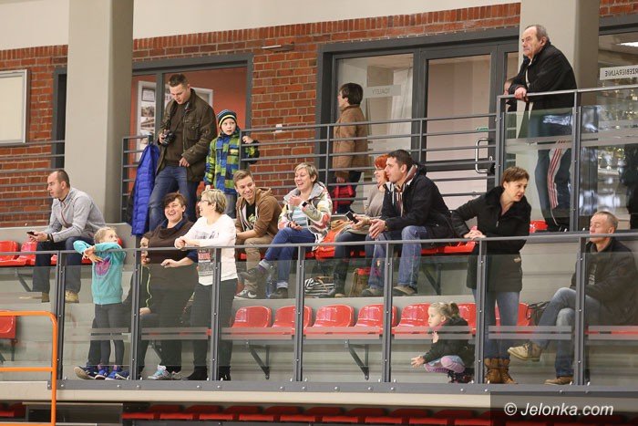 dziewczynki-kpru-zmierzyy-sie-z-jedynka-dzierzoniow-foto-55295