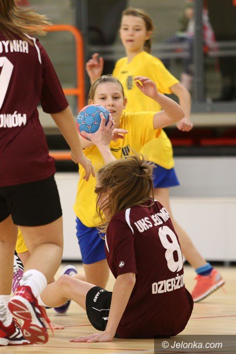 dziewczynki-kpru-zmierzyy-sie-z-jedynka-dzierzoniow-foto-55295