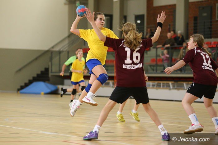 dziewczynki-kpru-zmierzyy-sie-z-jedynka-dzierzoniow-foto-55295