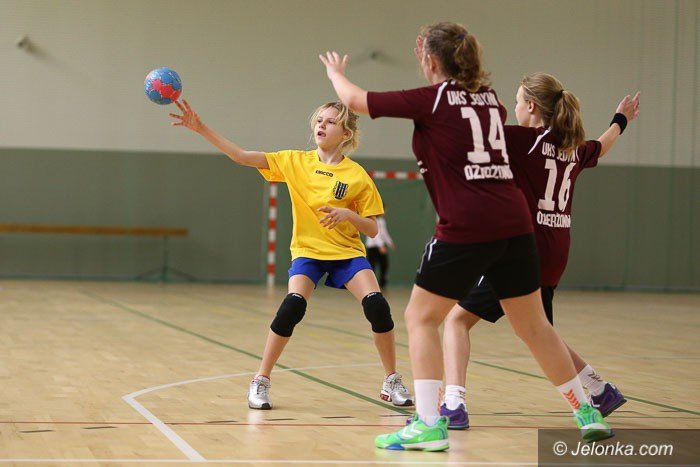 dziewczynki-kpru-zmierzyy-sie-z-jedynka-dzierzoniow-foto-55295