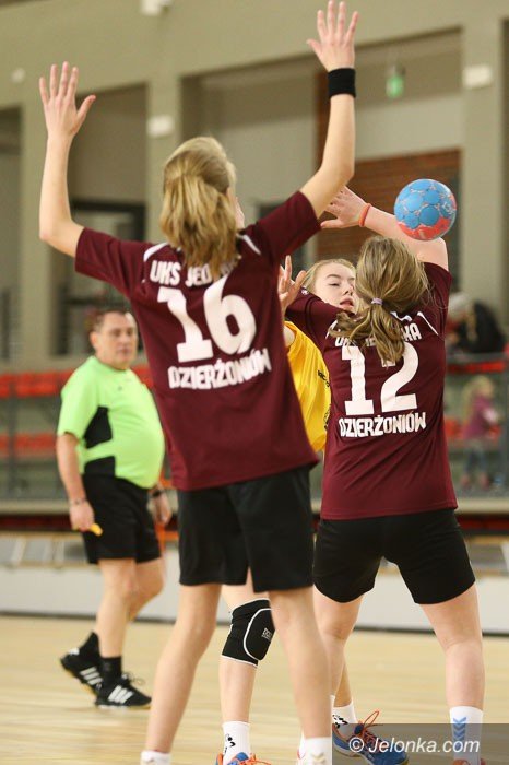 dziewczynki-kpru-zmierzyy-sie-z-jedynka-dzierzoniow-foto-55295