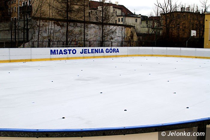 miejskim-slizgawkom-nie-sprzyja-pogoda-foto-55304