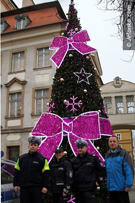 sw-mikoaj-suzb-mundurowych-obdarowa-dzieci-foto-55392