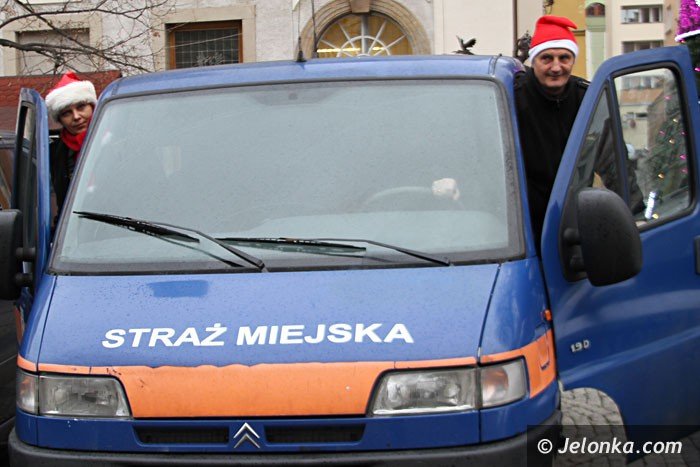 sw-mikoaj-suzb-mundurowych-obdarowa-dzieci-foto-55392