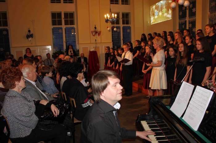 wspaniay-koncert-swiateczny-w-dwojce-foto-55396