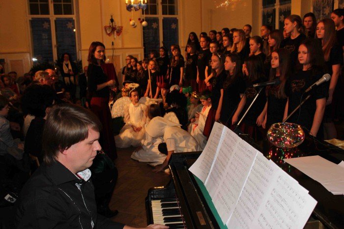 wspaniay-koncert-swiateczny-w-dwojce-foto-55396