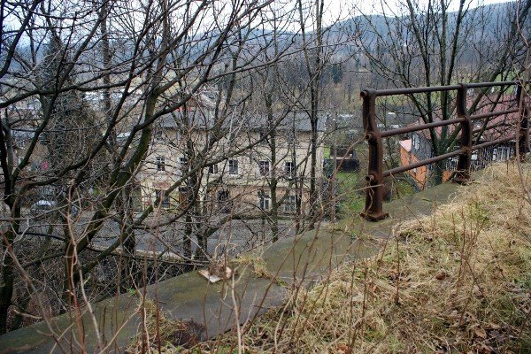 rozkradaja-zabytkowy-wiadukt-w-kowarach-foto-55423