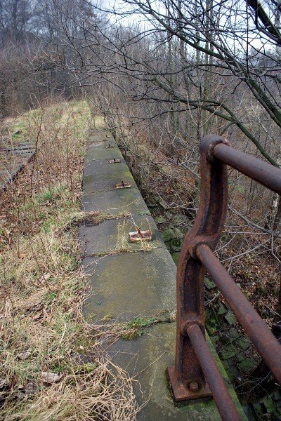 rozkradaja-zabytkowy-wiadukt-w-kowarach-foto-55423
