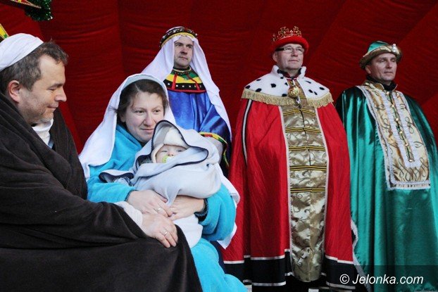 trzej-krolowie-dotarli-do-jeleniogorskiego-betlejem-foto-video-55619