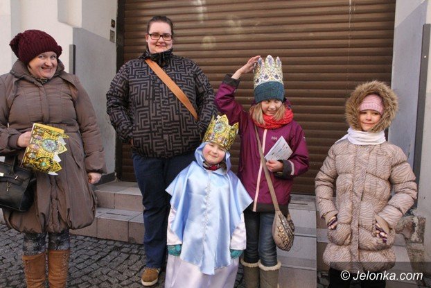 trzej-krolowie-dotarli-do-jeleniogorskiego-betlejem-foto-video-55619