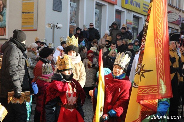 trzej-krolowie-dotarli-do-jeleniogorskiego-betlejem-foto-video-55619