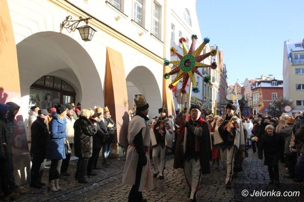 trzej-krolowie-dotarli-do-jeleniogorskiego-betlejem-foto-video-55619
